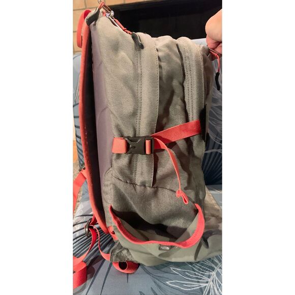 THE NORTH FACE rock ridge gray School Work HIKE CAMP DAY Backpack - Picture 8 of 13